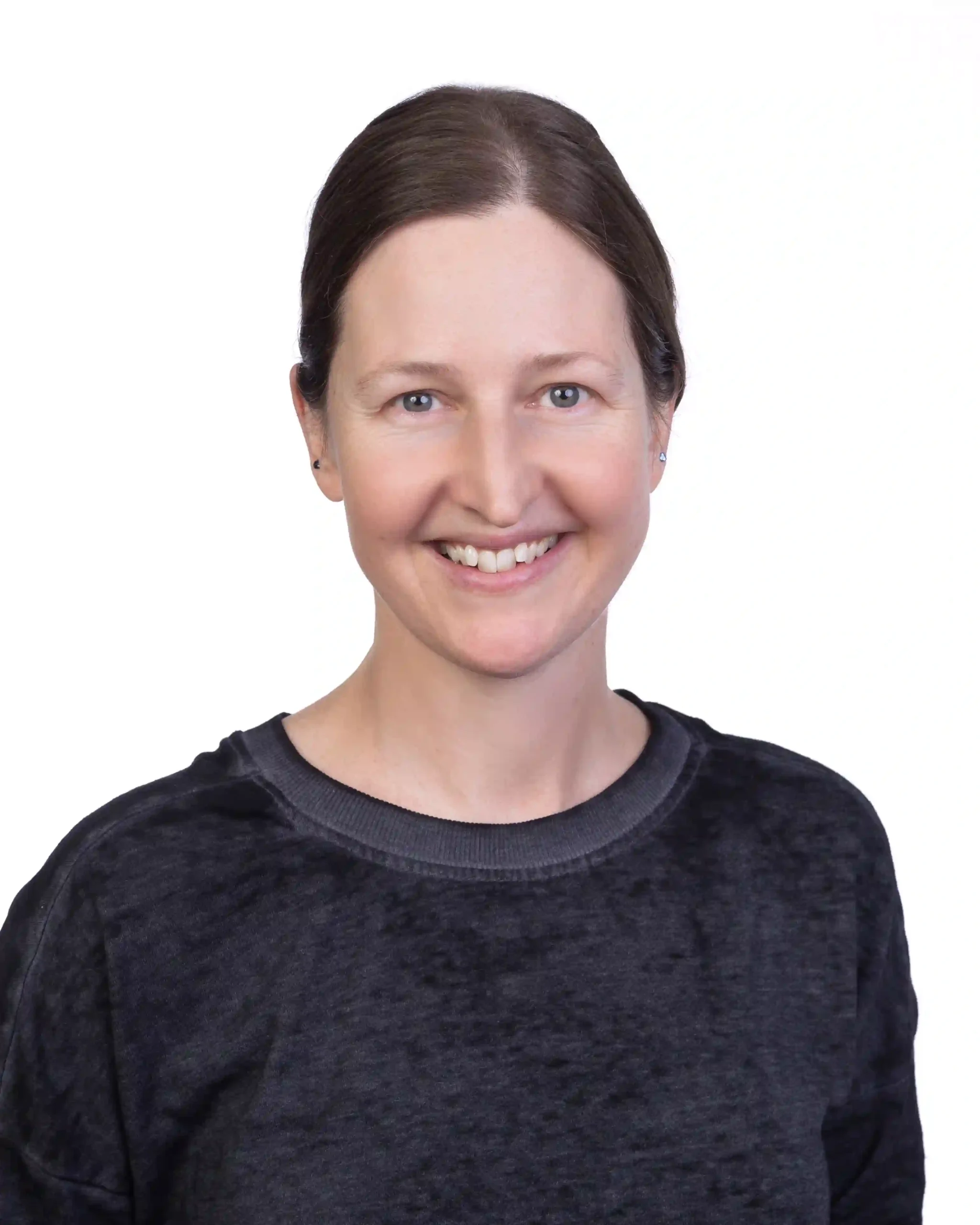 Kelly Headshot